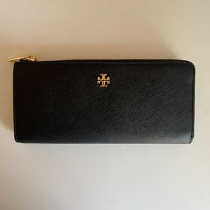 Tory Burch Black Zip Wallet NWT